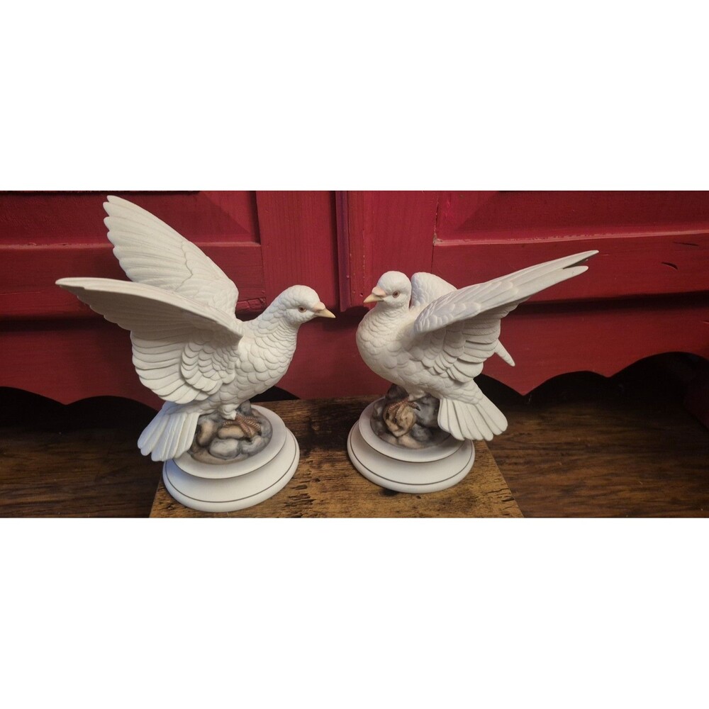 Andrea Sadek Pair Vintage PORCELAIN BISQUE Doves  Kowa Toki JAPAN Pair #7700